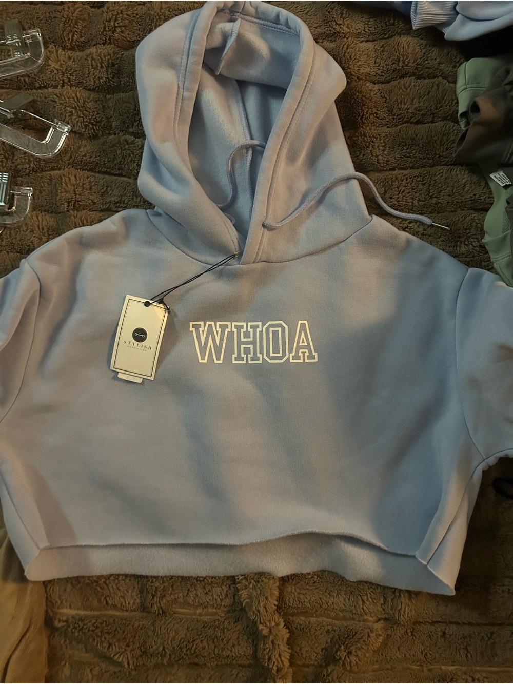 Stylish Cropped Hoodie "WHOA" Graphic - Light Lavender
